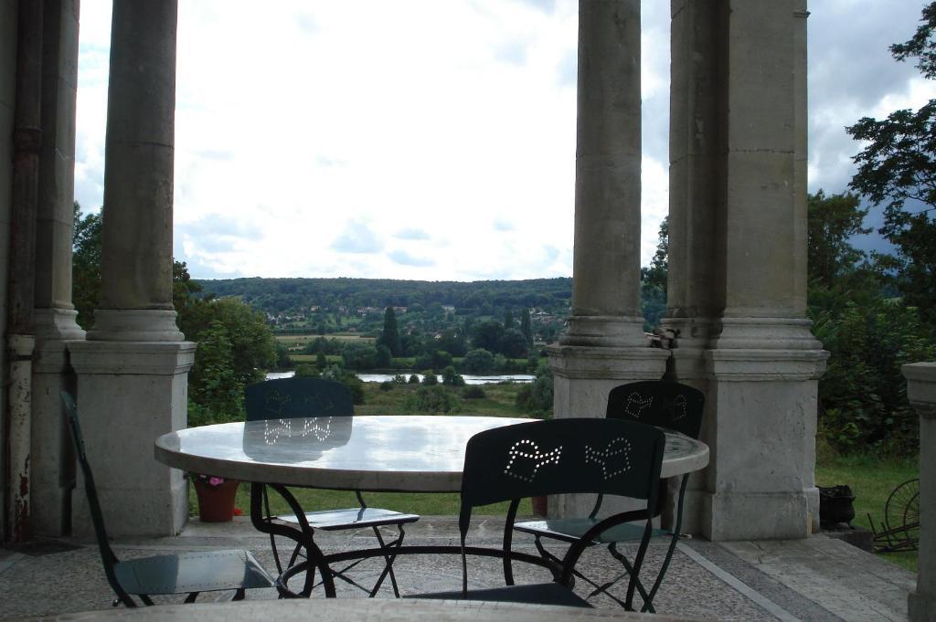 Bed and Breakfast Chateau De La Madeleine Pressagny l'Orgueilleux Экстерьер фото
